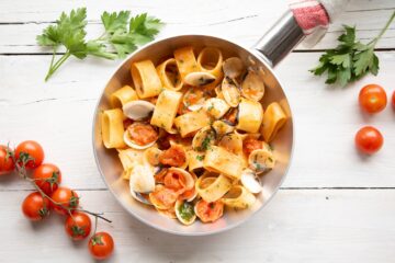 Ricetta Authentic Italian Calamarata Pasta with Clams