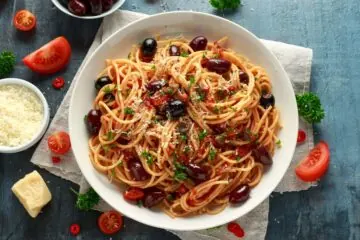 Ricetta Spaghetti alla Puttanesca, The Authentic Italian Recipe