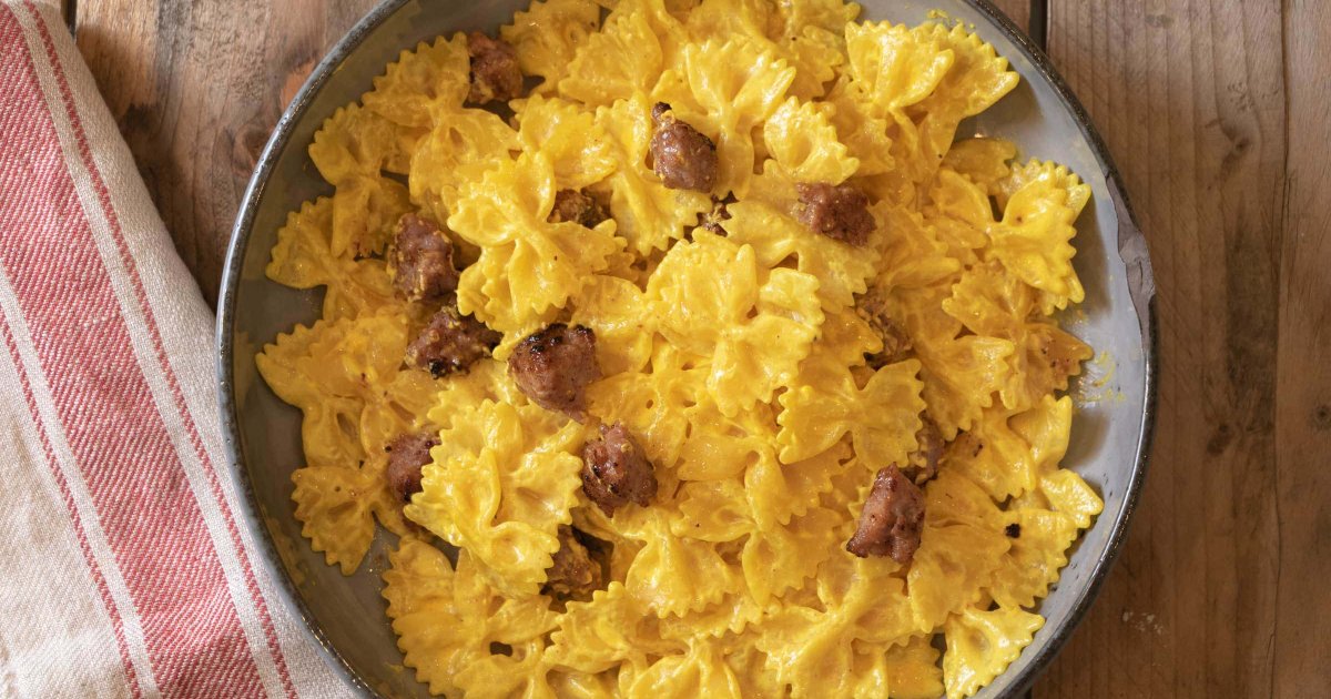 Recipe Italian Creamy Sausage and Saffron Pasta - The Recipes Club