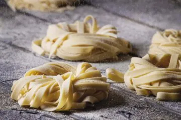Ricetta Homemade Vegan Pasta (Eggless Pasta)