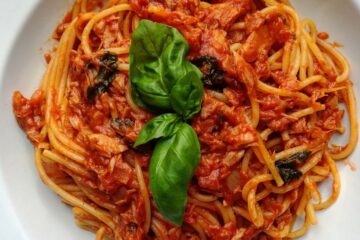 Ricetta Spaghetti Bolognese with Tuna, The Authentic Italian Recipe