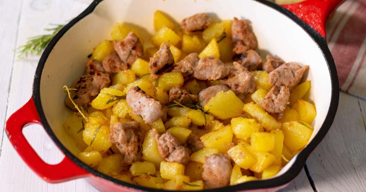 Recipe Italian Sausage and Potato Skillet - The Recipes Club