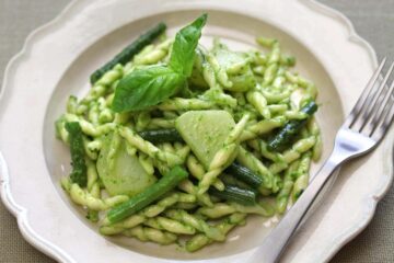 Ricetta Pesto Pasta with Potatoes and Green Beans, The Authentic Italian Recipe