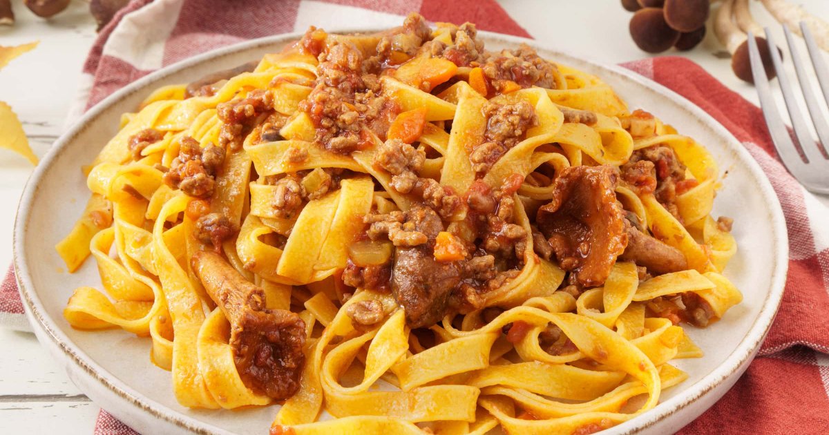 Recipe Mushroom-Beef Pasta Sauce - The Recipes Club