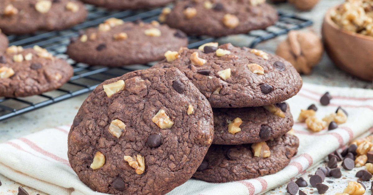 Recipe Chocolate and Walnut Cookies - The Recipes Club