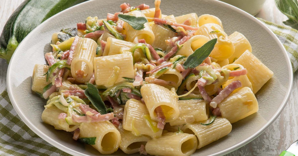 Recipe Mezze Maniche Pasta with Cream, Speck and Zucchini - The Recipes Club