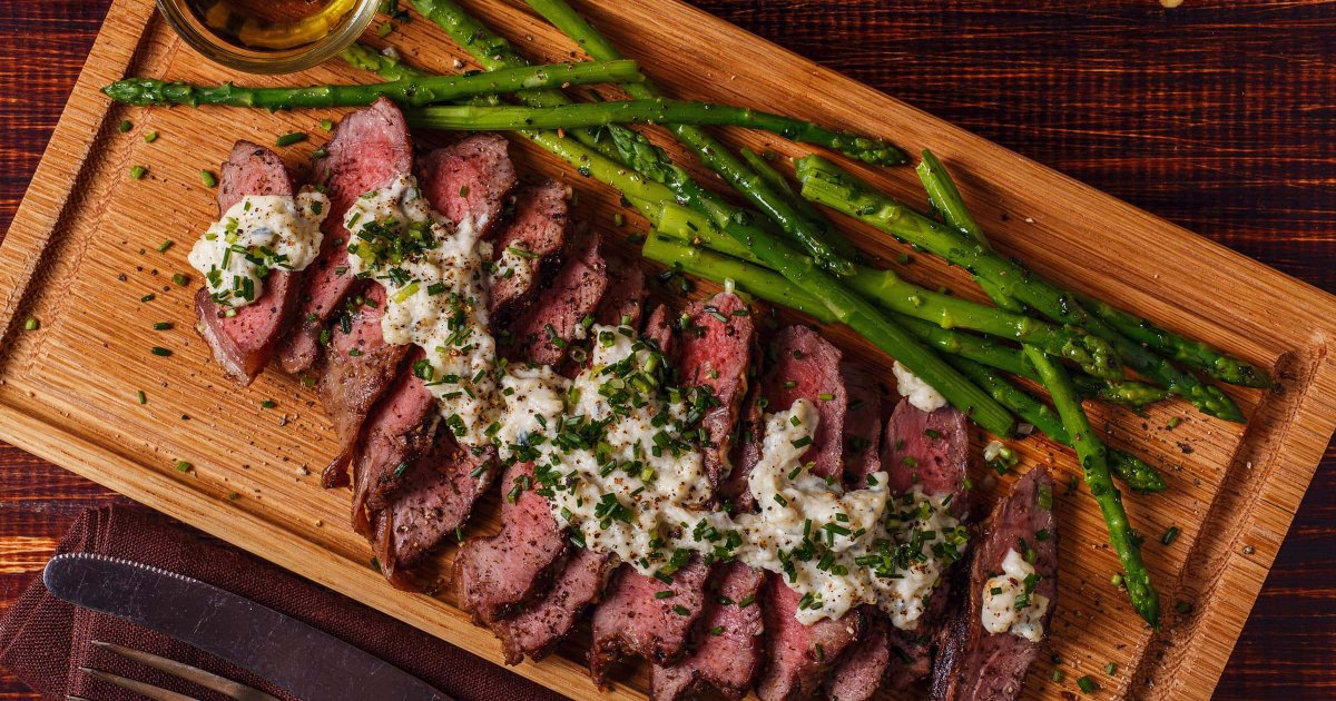 Recipe Tri-Tip Steak with Creamy Gorgonzola Sauce - The Recipes Club