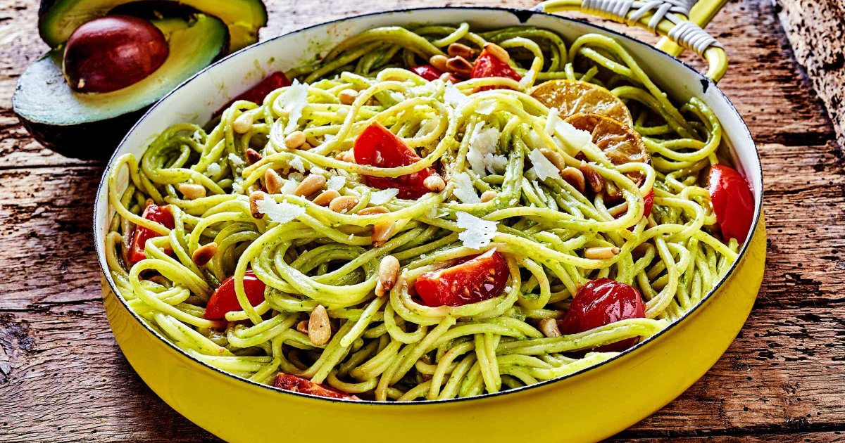 Recipe Pasta with Avocado Cream Sauce, Cherry Tomatoes and Toasted Pine Nuts - The Recipes Club