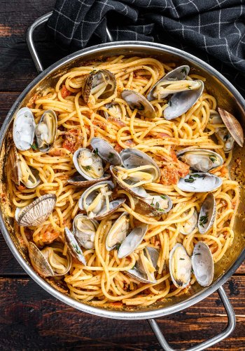 Recipe Spaghetti with Clams in Tomato Sauce