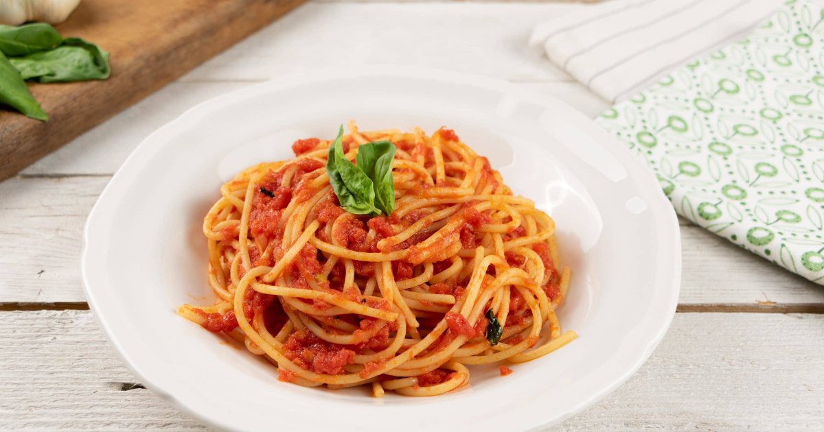 Recipe Spaghetti al Pomodoro: The Authentic Italian Recipe - The Recipes Club