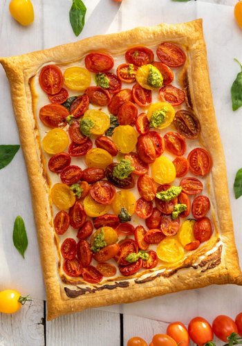 Recipe Tomato Tart with Ricotta and Pesto