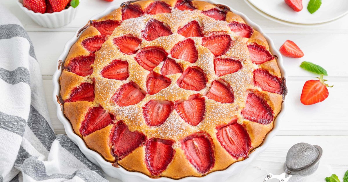 Recipe Healthy Fresh Strawberry Cake - The Recipes Club