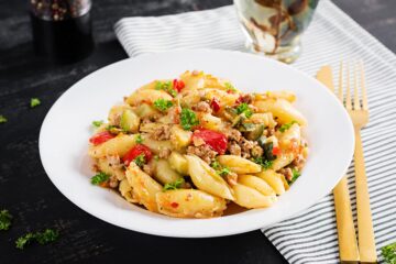 Recipe White Ragù Pasta with Zucchini