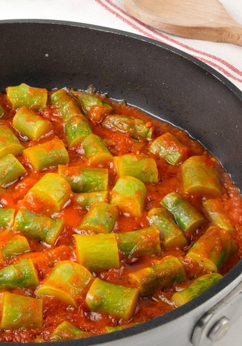 Recipe Asparagus and Tomato Sauce: A Quick and Easy Spring Recipe