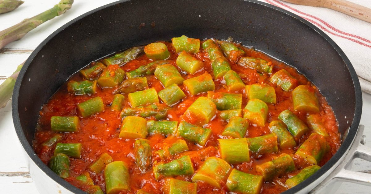 Recipe Asparagus and Tomato Sauce: A Quick and Easy Spring Recipe - The Recipes Club
