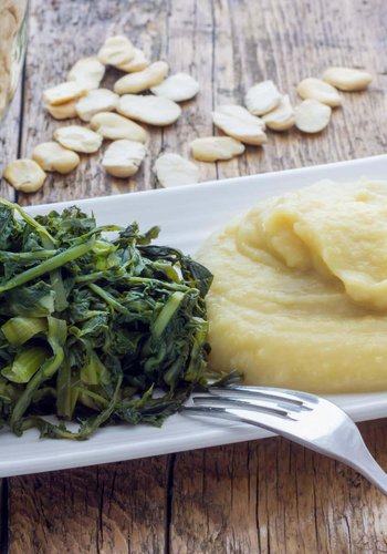 Recipe Broad Bean Purée with Chicory – Traditional Puglian Recipe