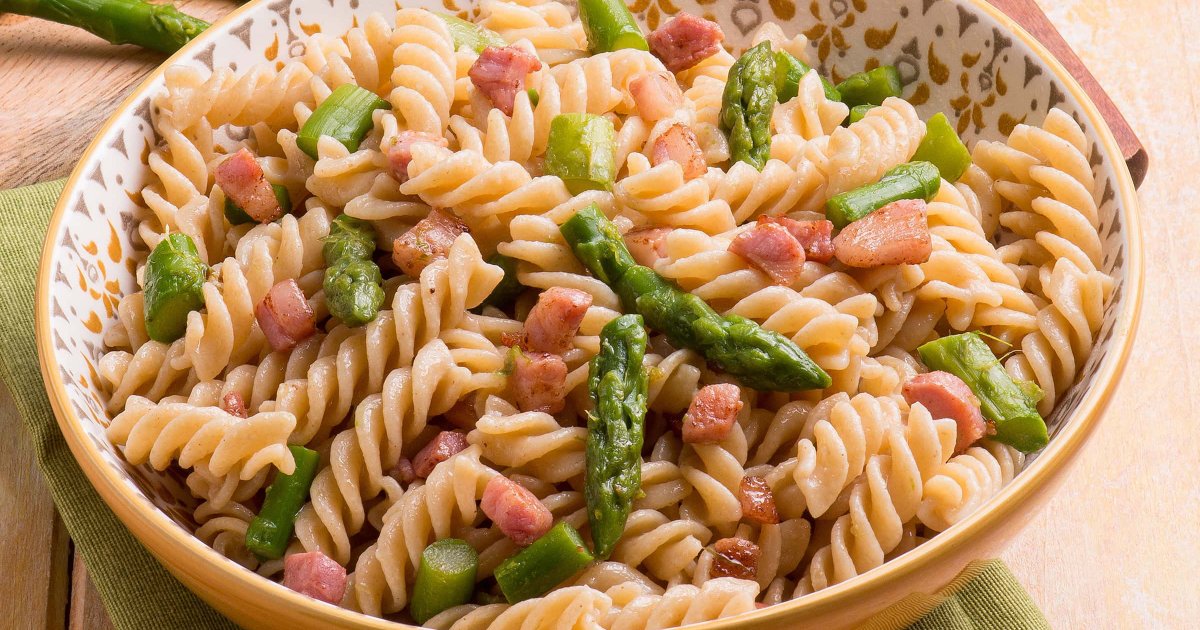 Recipe Fusilli with Asparagus and Pancetta - The Recipes Club