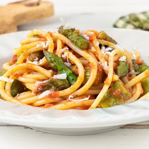 Asparagus Pasta with Tomato Sauce: A Delicious Spring Dish