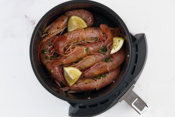 Making air fryer jumbo shrimp, photo 4