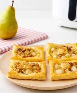 Recipe Air Fryer Pear and Brie Puff Pastry Bites