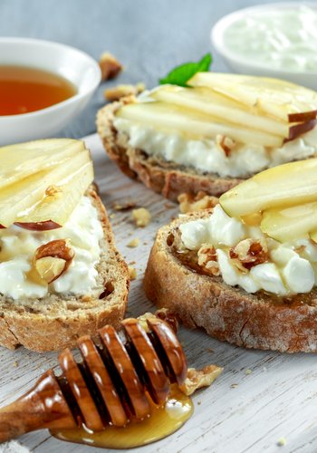 Recipe Apple, Cheese and Honey Crostini