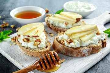 Recipe Apple, Cheese and Honey Crostini