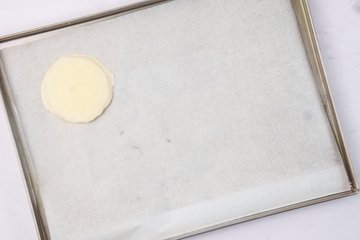 Apple puff pastries with honey 7