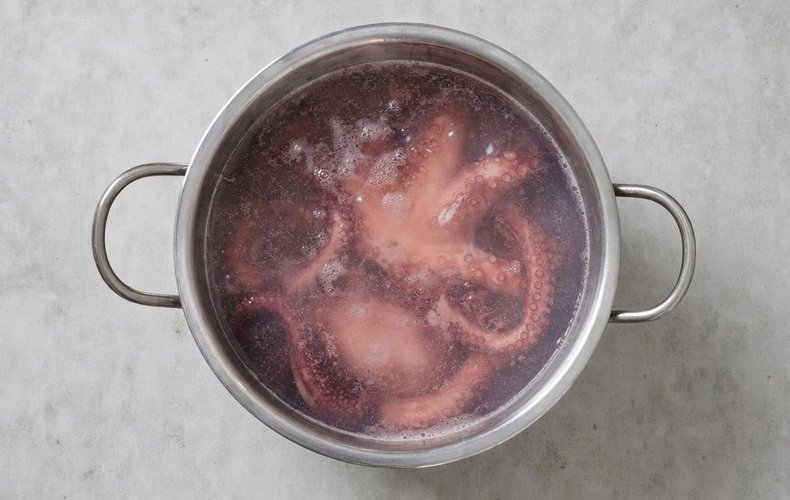 Artichoke Cups with Seafood Salad, step 2: the cleaned octopus ready to boil