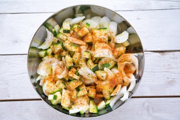 Baked zucchini and onions, photo 2