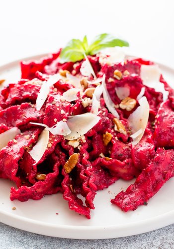 Recipe Beet Reginette with Walnuts