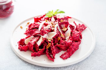 Recipe Beet Reginette with Walnuts