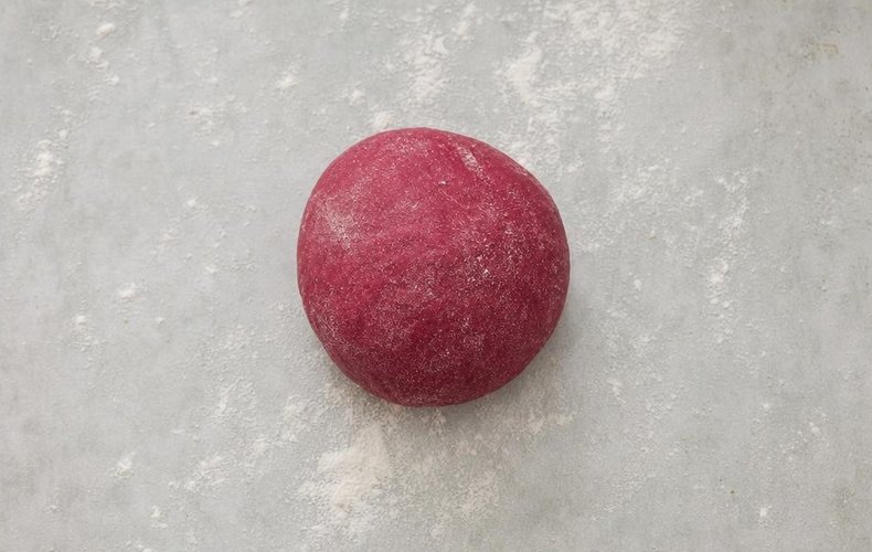 Beet Reginette with Walnuts, step 2: kneading the pink pasta dough