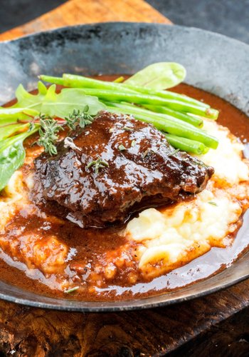 Recipe Braised Veal Cheek with Mashed Potatoes