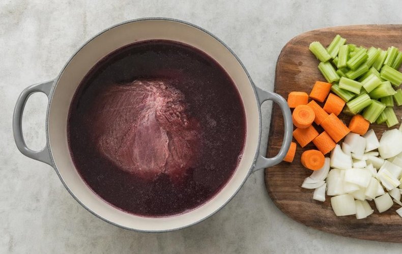Braised Veal Cheek with Mashed Potatoes, step 1: veal cheek in a pot with Barolo and water