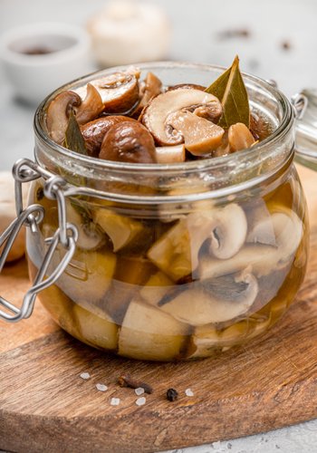 Recipe Homemade Button Mushrooms Preserved in Oil