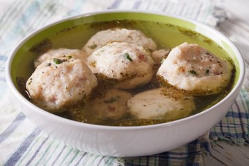 Recipe Canederli (South Tyrolean Bread Dumplings)
