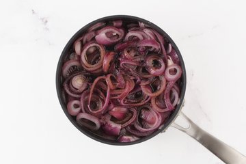 Caramelized red onions