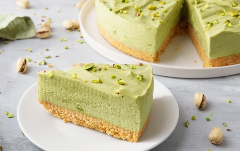 Cheesecake with pistachio