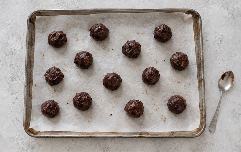 Chocolate Crinkle Cookies, step 6: shaping the dough into small balls