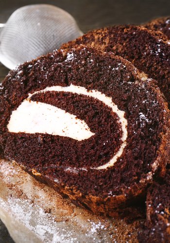 Recipe Chocolate Roll with Mascarpone Cream