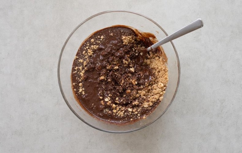 Making chocolate rum truffles, step 2