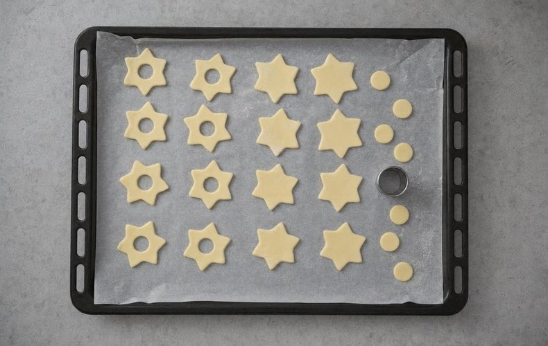 Christmas Star Vol-au-Vents, step 2: cutting a hole in the center of half the stars