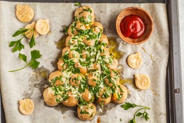 Recipe Christmas Tree Danubio (Savory Pull-Apart Bread)
