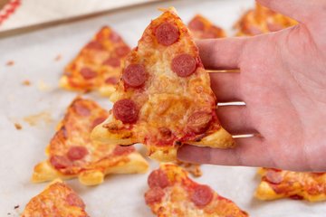 Recipe Christmas Tree Mini Pizzas