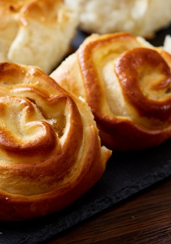 Recipe Cinnamon Raisin Roses