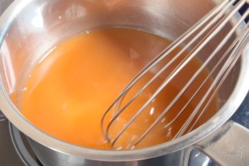 Thickened apple juice in the saucepan