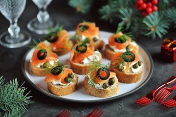 Recipe Crostini with Salmon and Capers