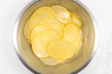 Thinly sliced potatoes
