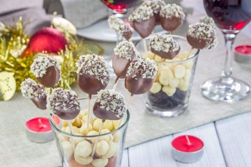 Recipe Fruit and Chocolate Lollipops
