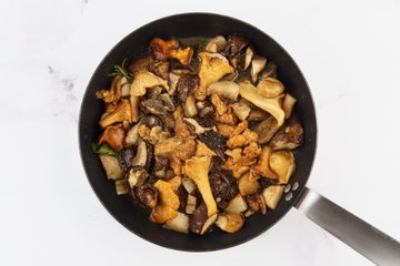 Making Funghi Trifolati, photo 5